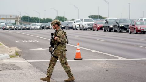 Los militares de Texas fueron arrestados el martes y se espera que comparezcan ante el tribunal el viernes.