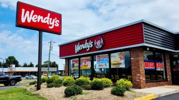 Wendy's también celebra la Navidad con entrega gratuita durante todo el mes de diciembre, únicamente con los desayunos.