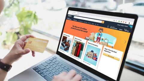 Verifica la disponibilidad de las ofertas y la fecha de entrega conveniente antes de efectuar la compra.