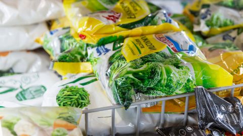 Los productos afectados por la E.coli pertenecen a la empresa 4Earth Farms, con sede en California.
