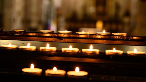 El santoral recuerda la vida de santos que dejaron huella espiritual.