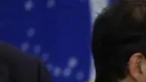 El primer ministro de Canadá, Justin Trudeau, y la presidenta de México, Claudia Sheinbaum, se dan la mano durante la cumbre del G20.