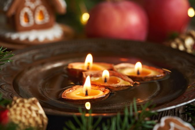 El color de las velas que prendas en estas fiestas debe sincronizarse con tus deseos.