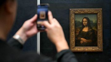 Por qué el museo del Louvre en París cambiará el lugar de exhibición de la Mona Lisa