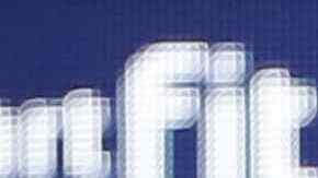 AME261. SAN JOSÉ (COSTA RICA), 10/01/2025.- El nuevo seleccionador de fútbol de Costa Rica, Miguel Herrera (d), posa con el director deportivo de la Federación Costarricense de Fútbol (FCF), Ignacio Hierro, durante su presentación este viernes, en San José (Costa Rica). Herrera afirmó que llega con "ilusión" al cargo y con el objetivo principal de que el equipo sea un protagonista en el Mundial del 2026. EFE/Jeffrey Arguedas