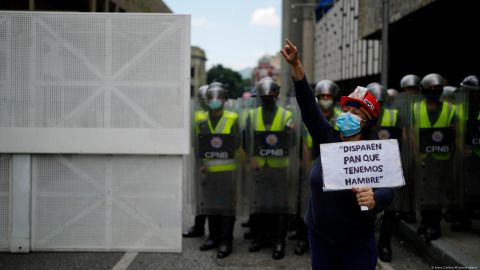 Perú condena "actos de represión y persecución" en Venezuela