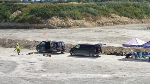 La "autopista de dinosaurios" de Dewars Farm Quarry reveló un fascinante cruce de caminos donde herbívoros y carnívoros del Jurásico Medio compartieron territorio.
