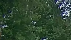 La cámara Ring capturó el momento exacto en que el meteorito impactó contra el suelo, registrando también su sonido característico.