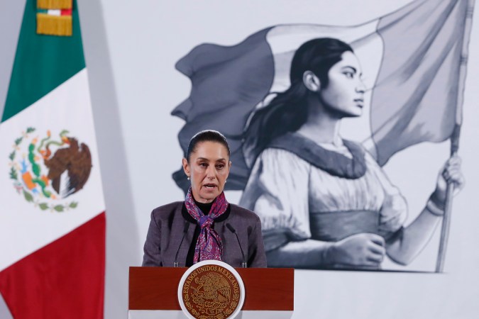 Sheinbaum niega que en México ocurra "todo el proceso" de producción de fentanilo