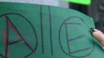 El concejal Hugo Soto -Martínez es uno de los autores de la moción para poner pausa al aumento del alquiler en Los Ángeles.