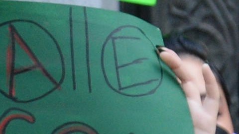 El concejal Hugo Soto -Martínez es uno de los autores de la moción para poner pausa al aumento del alquiler en Los Ángeles.