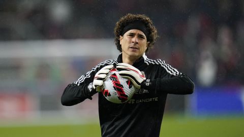 Mexico's Guillermo Ochoa works out prior to a FIFA World Cup qualifying soccer match between Mexico and the United States, Friday, Nov. 12, 2021, in Cincinnati. The U.S. won 2-0. (AP Photo/Julio Cortez)