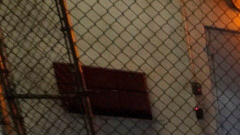 Los agentes de ICE pueden ir identificados como ERO, HSI o solamente 'Police'.