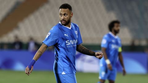 Neymar durante un partido con el Al Hilal.