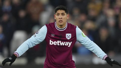 Edson Álvarez es un líder del mediocampo del West Ham.