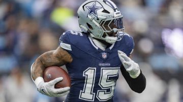 Ezekiel Elliot se integra a los Chargers.