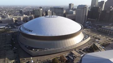 Vista aérea del Caesars Superdome, donde se disputaría este miércoles el "Sugar Bowl".