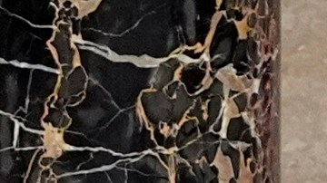 Mike Johnson repite como presidente de la Cámara de Representantes.