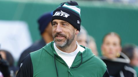 New York Jets quarterback Aaron Rodgers before an NFL football game against the Miami Dolphins, Sunday, Jan. 5, 2025 in East Rutherford, N.J. (AP Photo/Noah K. Murray)