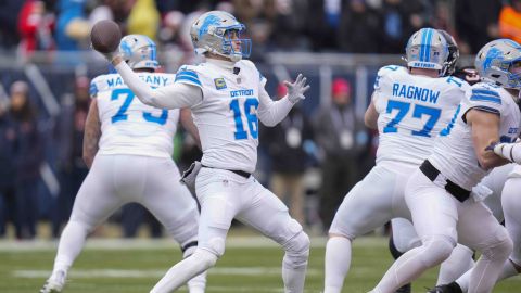 Detroit Lions quarterback Jared Goff (16) plays during an NFL football game against the Chicago Bears that the Lions won 34-17 Sunday, Dec. 22, 2024, in Chicago. (AP Photo/Erin Hooley)