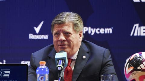 Miguel Herrera speaks during his presentation as Costa Rica's national soccer team coach in San Jose, Costa Rica, Friday, Jan. 10, 2025. (AP Photo/Jose Diaz)