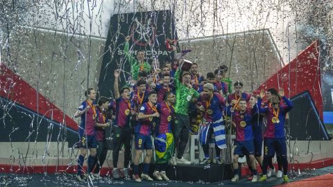 FC Barcelona celebra su primer título en dos años.