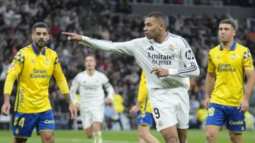 Kylian Mbappé celebra uno de los dos tanto que le marcó a Las Palmas.