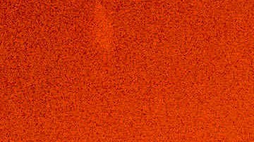 Los bomberos luchan contra el incendio Hughes en Castaic.