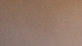 Ana Delacerda limpia la cocina de Amara Kitchen en Highland Park.