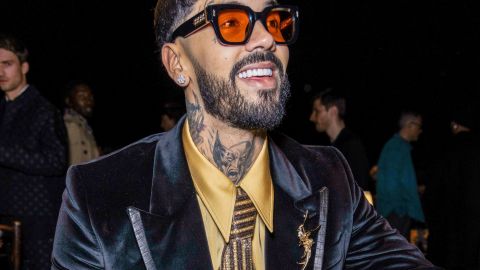 (FOTOS) Anuel AA sorprende con su aparición en la Semana de la Moda en París