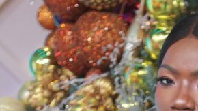 Alicia Machado presenta el libro "El Método Cállate la Boca" (Shut the F#ck Up) de su amigo Jorge Pérez, mismo que la ex Miss Universo y actriz recomienda ampliamente para llegar al éxito. La también empresaria estuvo acompañada de su mamá Martha Fajardo/Miami, 5 de diciembre 2024. Chikybombom en el matutino "Hoy Día" (Telemundo), que dio la bienvenida a la temporada de Navidad decorando el set para las fiestas decembrinas/Miami, 6 de diciembre 2024.