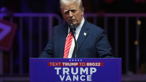 En su primer día, Trump pondrá fin a las inversiones del gobierno de Biden en energía renovable