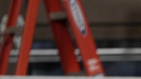 Karen Bass, alcaldesa de Los Ángeles, y Donald Trump, presidente estadounidense