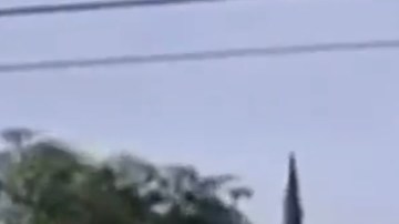Video muestra el momento en que un carro se va contra los cliclistas que había tomado las calles en Mid-City.