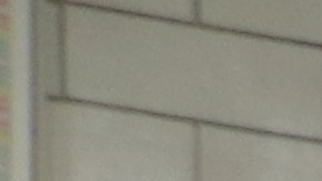 El superintendente Alberto Carvalho habla con alumnos en la escuela primaria John W. Mack.