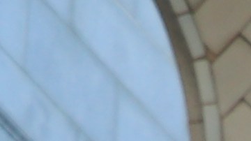 Javier Guerrero de la coalición ANSWER destacó el impacto de los recientes incendios que han afectado la vida de miles de personas.