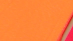 El salvadoreño José Hernández continúa con su vida normal  en su puesto de comida, aunque los clientes hayan bajado.