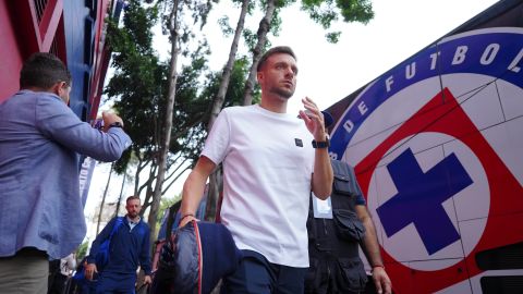 Ciudad de México a 13 de enero de 2024. Martín Anselmi, Director Técnico interino llegando al estadio previo al partido correspondiente a la jornada 1 del torneo Clausura 2024 de la Liga BBVA MX, entre la Máquina Celeste del Cruz Azul y los Tuzos del Pachuca, realizado en el estadio Ciudad de los Deportes. Foto: Imago7/ Rafael Vadillo