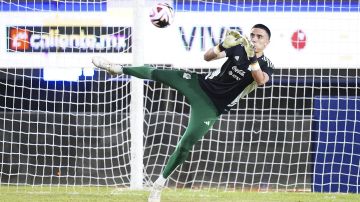 Álex Padilla durante un entrenamiento con la selección mexicana.