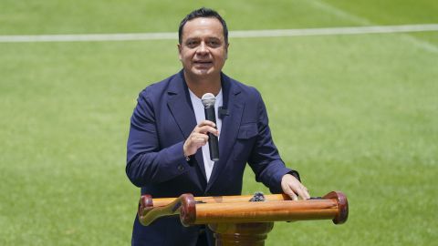 León, Guanajuato a 14 de septiembre de 2024. Victor Velazquez y Jonathan Reyes, durante el partido correspondiente a la jornada 7 del torneo Apertura 2024 de la Liga BBVA MX categoría Sub 23 varonil, entre los esmeraldas de León y la máquina celeste del Cruz Azul, realizado en la esmeralda. Foto/ Imago7/ Sebastián Laureano Miranda