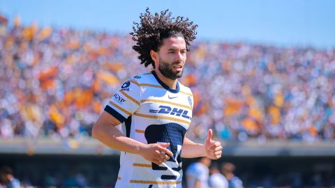 César Huerta durante uno de sus últimos partidos con Pumas.