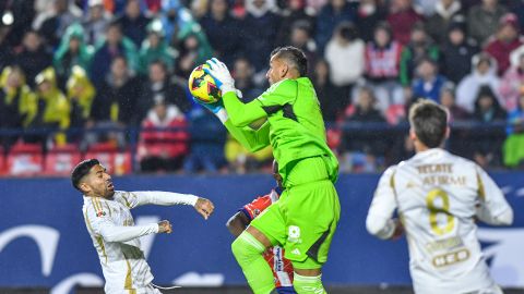 San Luis Potosí, San Luis Potosí, 11 de enero de 2025. Nahuel Guzmán, durante el partido correspondiente a la jornada 1 del torneo Clausura 2025 de la Liga BBVA MX, entre el Atlético San Luis y los Tigres de la UANL, realizado en el estadio Alfonso Lastras. Foto: Imago7/ Olimpia Puga