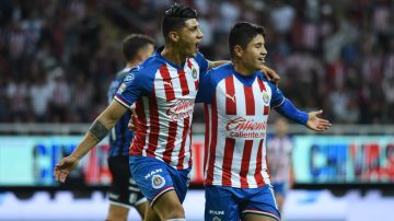 Alan Pulido dejó grandes números en su paso por Chivas.