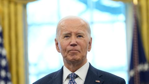 Biden anuncia que gobierno federal cubrirá el 100% de los costos de respuesta a incendios en el sur de California