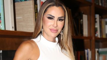 Ninel Conde en la presentación del libro "Naturalmente Bella" del cirujano Daniel Campos, quien tuvo a Dayanara Torres como madrina/Miami, 13 de julio 2023.