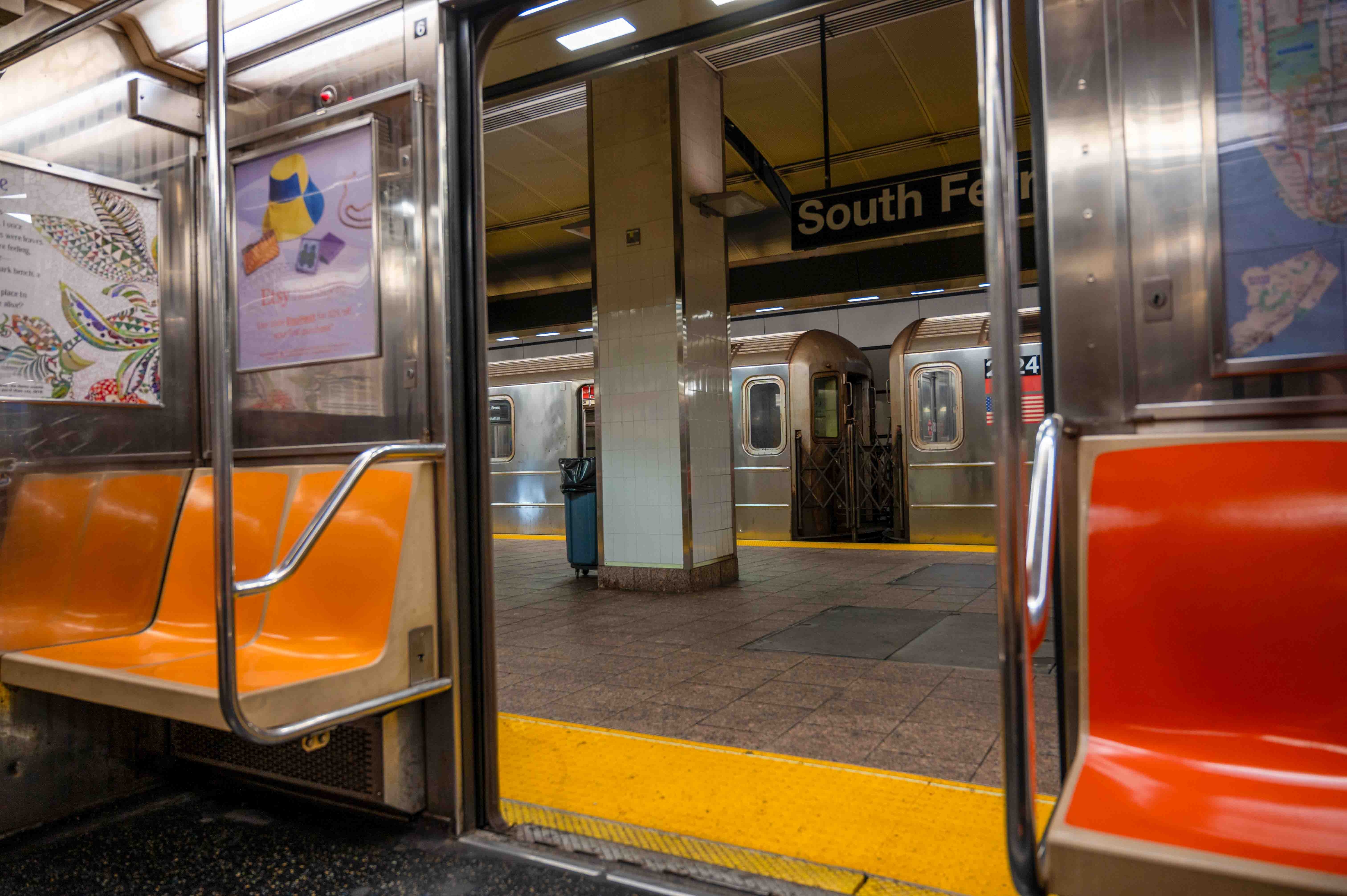 Hallan a una mujer muerta en un tren del metro de Nueva York - La Opinión