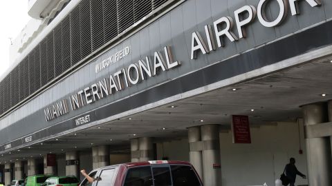 El incendio en el Aeropuerto Internacional de Miami no dejó víctimas.