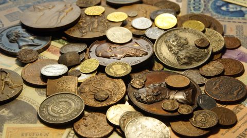 Algunas raras monedas pueden valer una fortuna en el mercado.