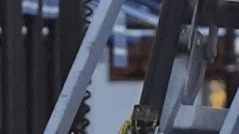 Los servicios de emergencia acuden al lugar de los hechos en la calle Bourbon después de que un vehículo atropellara a una multitud en la calle Canal y Bourbon de Nueva Orleans, el miércoles 1 de enero de 2025.