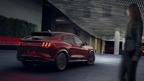 Otro ángulo del 2024 Mustang Mach-E